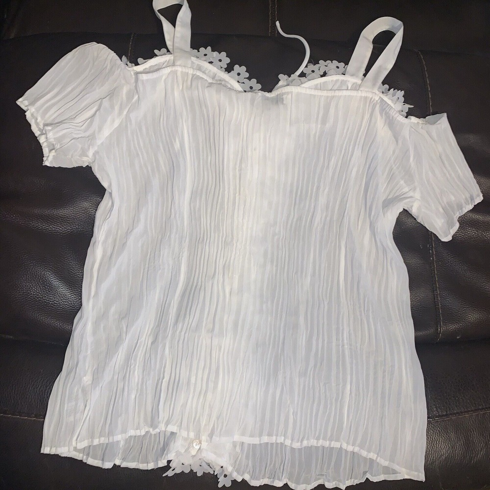 Vintage Kaelyn Max II‎ Size 3X Sheer  White Adorned W Flowers Cold Shoulder Top